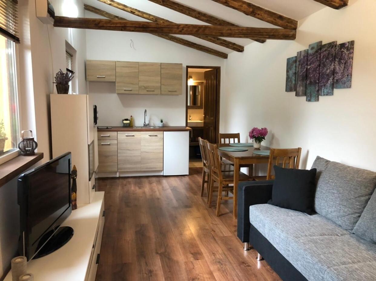 Tulipan Apartman Έγκερ Εξωτερικό φωτογραφία