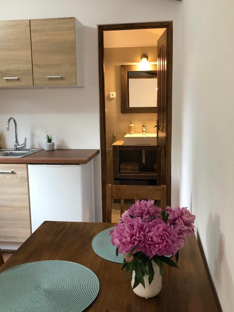Tulipan Apartman Έγκερ Εξωτερικό φωτογραφία